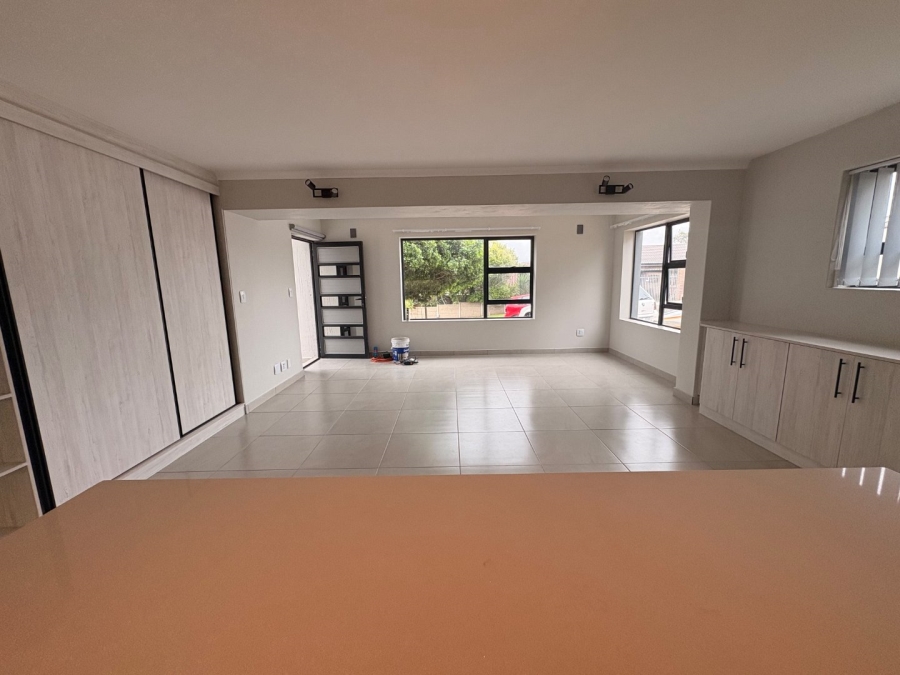 To Let 1 Bedroom Property for Rent in Fraaiuitsig Western Cape
